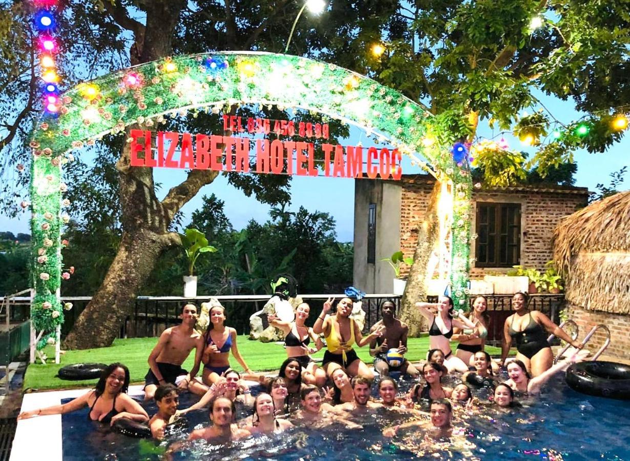 เอลิซาเบธ โฮเต็ล ตัมก็อก Hotel นิญบิ่ญ ภายนอก รูปภาพ
